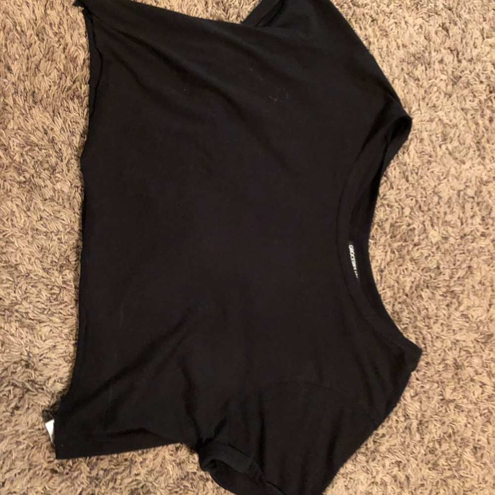 Black crop top tshirt
